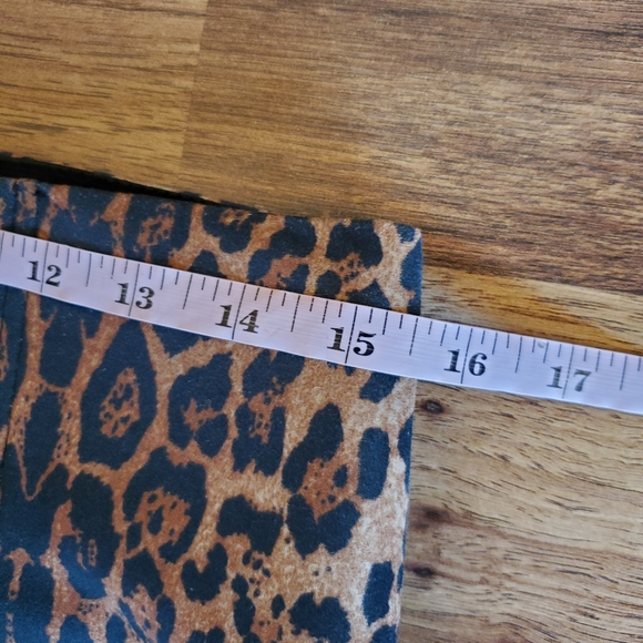 Peter Nygard Medium (10/12) Suede Leggings - Picture 5 of 7